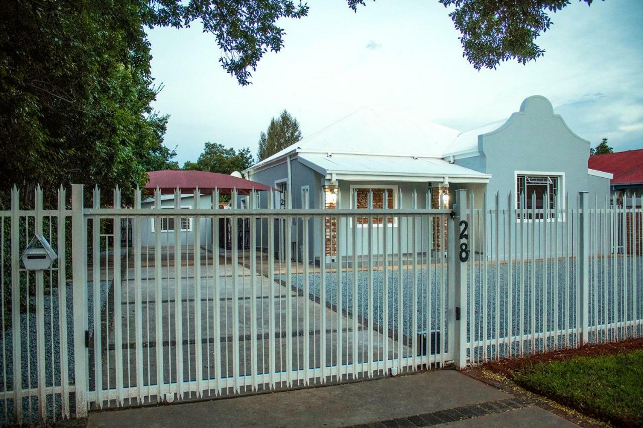 A Touch Of Grace Hotel Potchefstroom Exterior photo